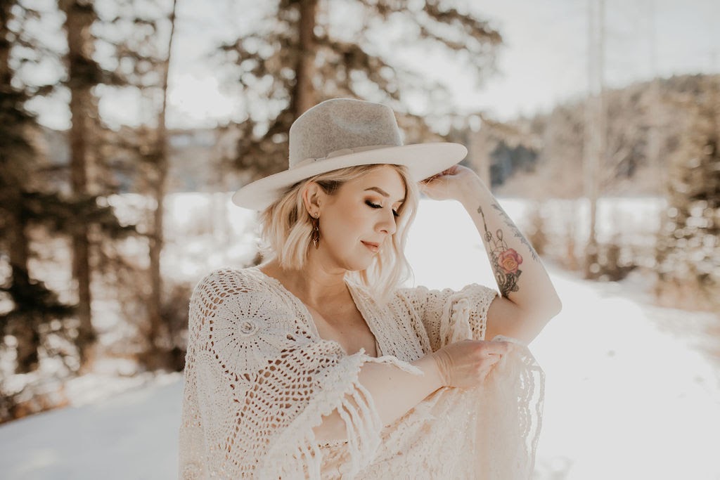 Beach styled maternity photoshoot in Kamloops B.C. Makeup by Sarah Fisher Beauty.