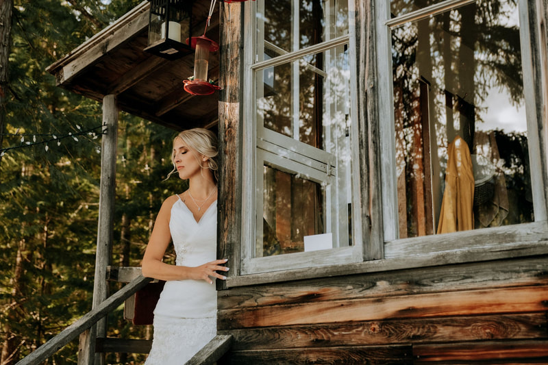 Outdoor lake wedding in the Okanagan. Makeup by Sarah Fisher Beauty.